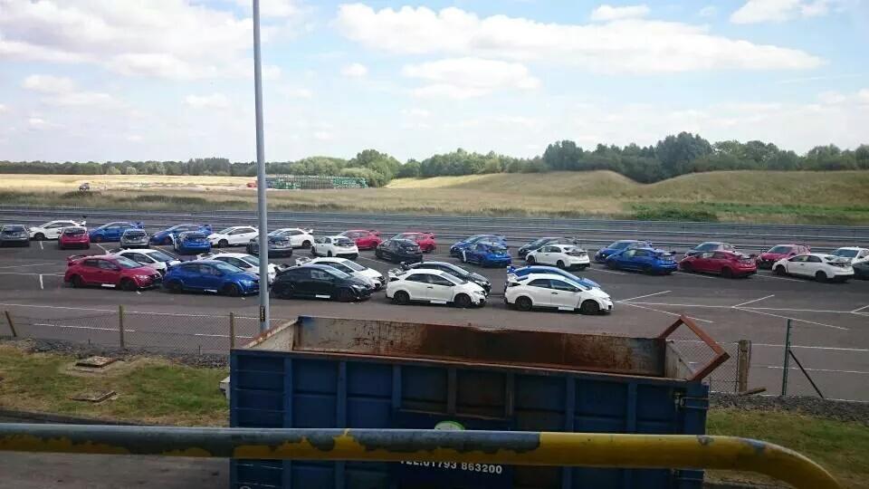 ctro_uk's tweet photo. All lined up ready & waiting. Is yours in here somewhere? Choose your colour #WeRback #TypeR #CTRO #ROADtoREDLINE http://t.co/AHa8g6t01T