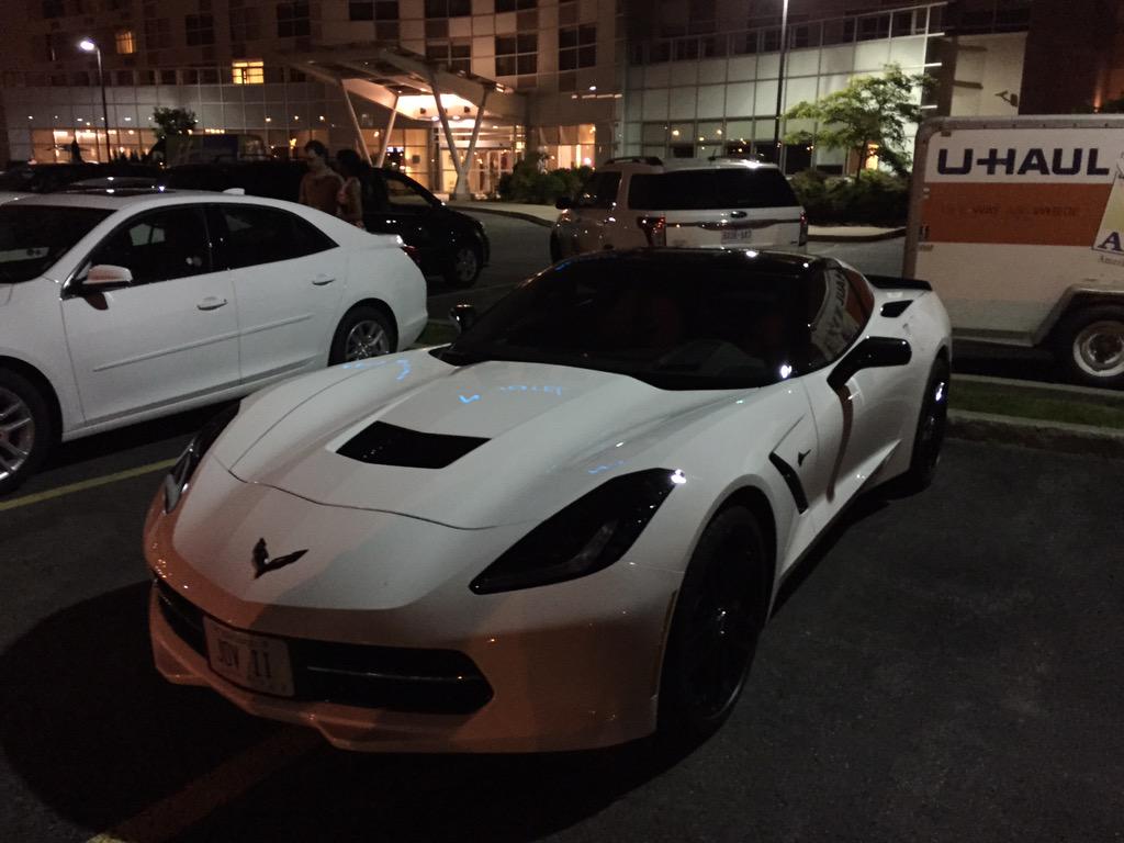 This Corvette is so dope.😩😩