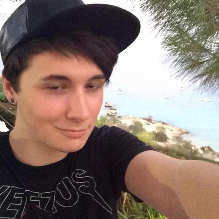 phanlestwell's tweet image. If u feel ugly, remember.
Dan is ugly too