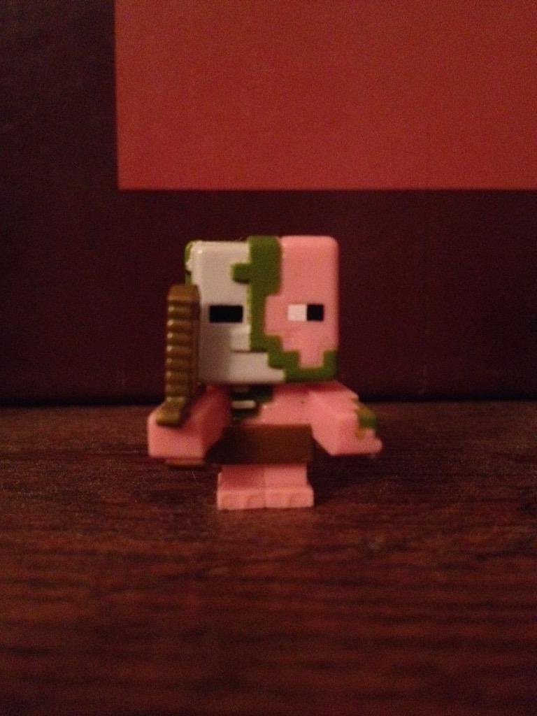 chrisloping's tweet image. I finally got pne pf the minecraft blind boxes!!!