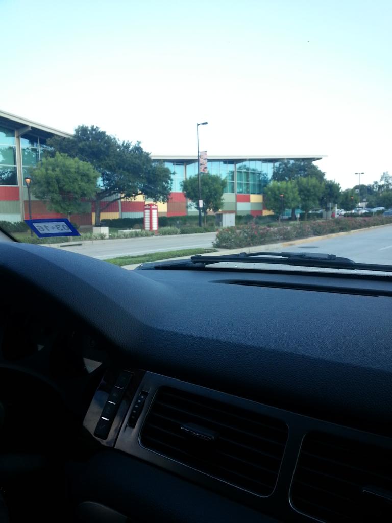 LukeAndNiall_'s tweet image. America trying to ripoff England... #UpperKirby #HoustonProblems