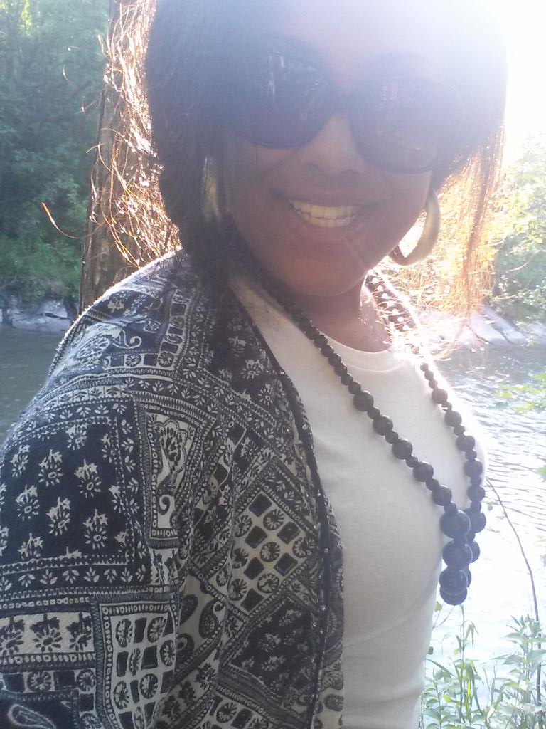 ChanteeGee's tweet photo. taking in the positive vibes on @G987FM  listening to @SPEXDABOSS  has me so excited to see @IAmChronixx soon!! http://t.co/Yo0MLOyhfr