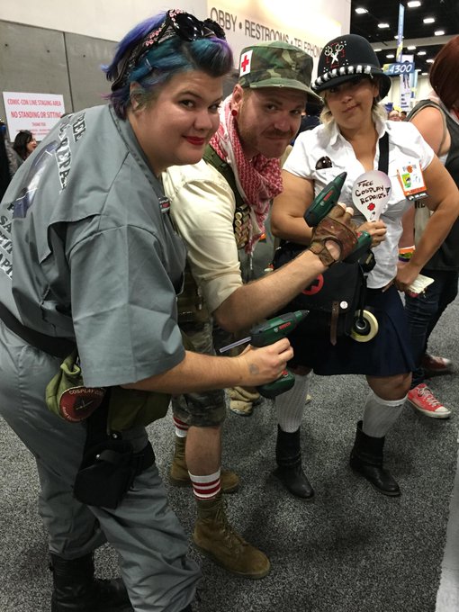 These guys are amazing! They gave me stain remover! #sdcc http://t.co/YCDWhw0HVK