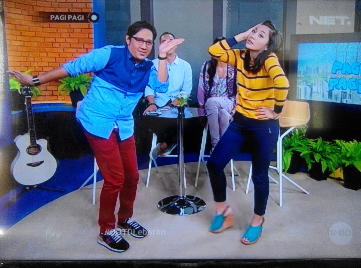 Nih ya gaya yang harus kamu ikutin kalau mau kirim twitpic #OOTDLebaran ;)