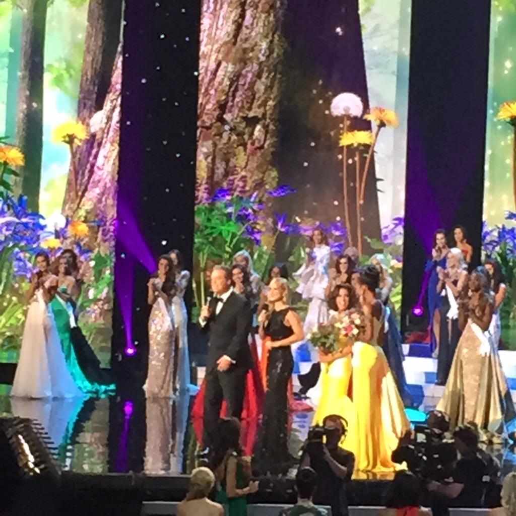 ChelseyLaborde's tweet image. TWO @missusa contestants have won Miss Congeniality: ALASKA &amp;amp; DELAWARE (1st time ever) #missusa #gobr #krewedecrown