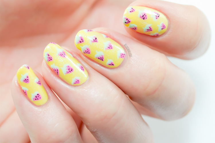 ManicareAUS's tweet photo. @nailedit has us crushin' on these miniature strawberries! #nailart #nailcare #manicare http://t.co/VccPooDeYD