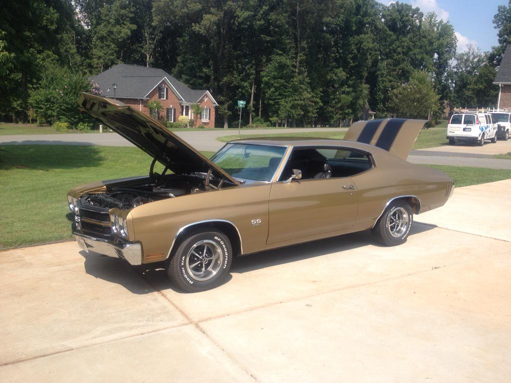MacSpeedCompany's tweet image. My Dad @rlmac53 #70ChevelleSS 396 All original with #BuildSheet. #FrameOff Resto finished last fall. #AutumnGold