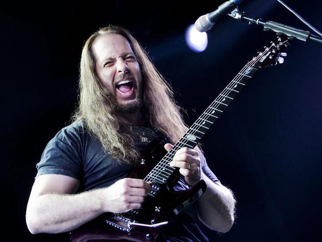 Happy Birthday to my favorite guiter player,John Petrucci!! 