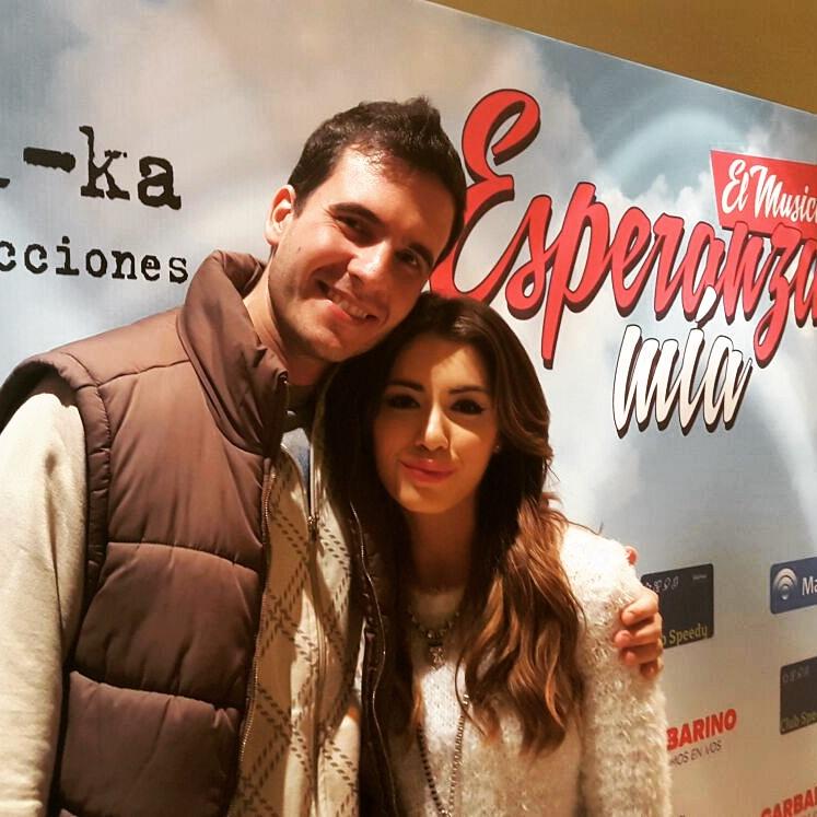 peralta_nico's tweet photo. Todos la rompen, pero ella es tan magnética que no pude dejar de mirarla. Brilla @laliespos en #EsperanzaMiaElMusical http://t.co/KsrFslo4x7
