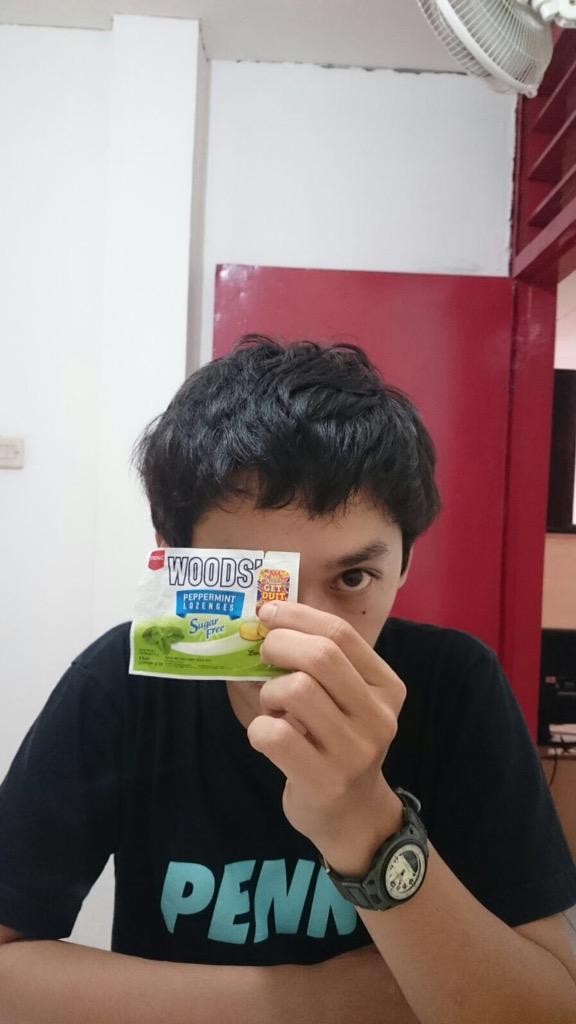 Begadang2 mata msh sembab, yg penting mkn @permen_woods dulu biar dpt #woodsgetduit haha