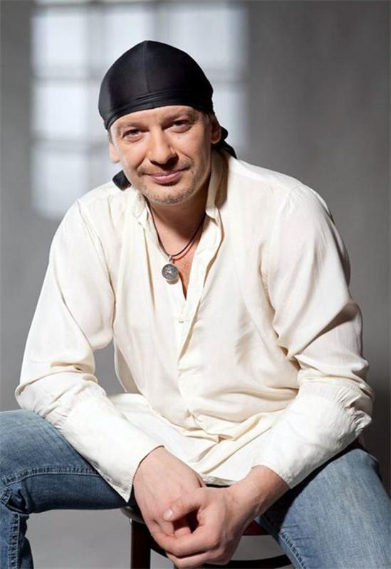 Дмитрий Марьянов
vilingstore.net/Kino-filmy-vid…
#биографии