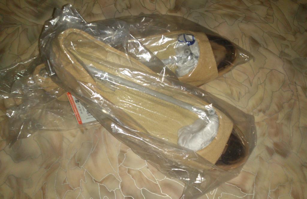 ksu136's tweet photo. ВЛАД-ОК!Девочки балетки просто обалденные!НОВЫЕ! Фирма:ZARA,1500руб.,38 р.по стельки 24 см
Примерить можно на баме http://t.co/TfYeI2XqYg
