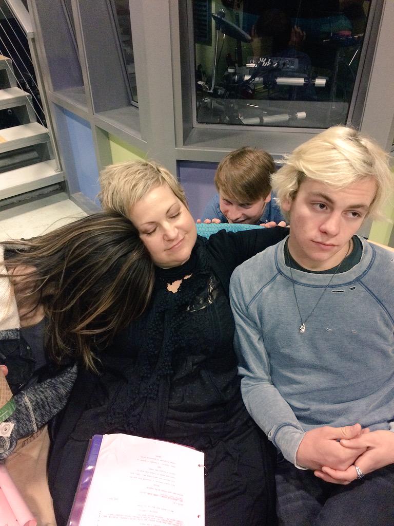 Direcoder1d's tweet image. "@Raini_Rodriguez: I hope everyone enjoyed #DancersAndDitzes! I know I had fun filming with these goofballs.  http://t.co/t6AYL85yRl"