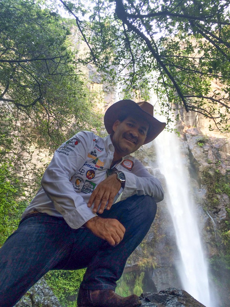 MartinOrozcoAgs's tweet photo. En cabalgata #CalvilloAgs, conocí hermosa Cascada Los Huenchos, y el mal edo de presas #UrgeInvertirEnObraHidráulica http://t.co/d6R52AmT6D