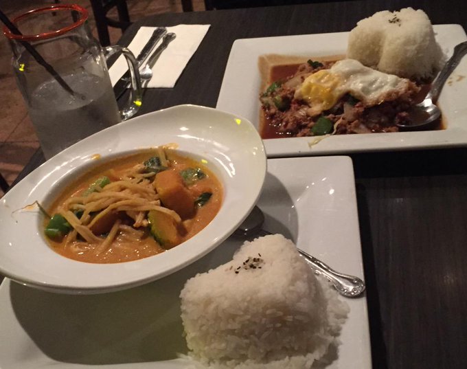 Pumpkin curry with the best bud. http://t.co/bJiRqkFoYI<a href="/tag/mvsales"class="tags"><span>#mvsales</span></a>