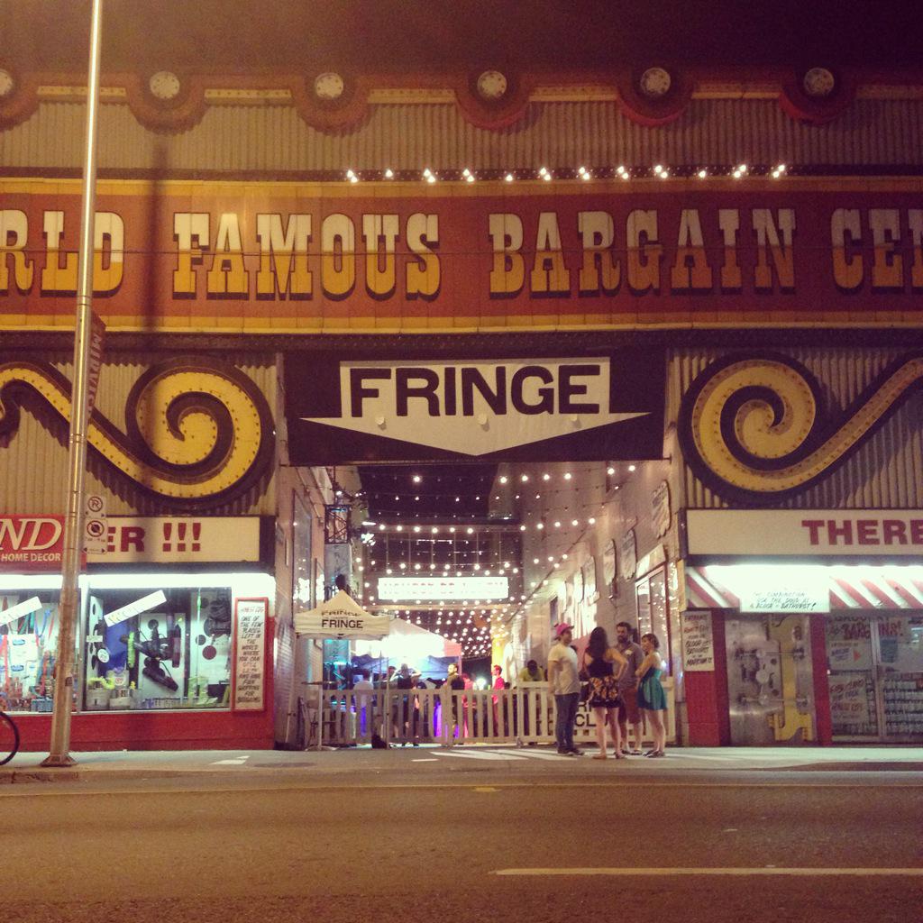Toronto_Fringe's tweet photo. Good night Fringe. Good night Fringers. We'll see you next year! #FringeTO #ThatsAWrap #WhatAWild12Days http://t.co/WsANWIfRmJ