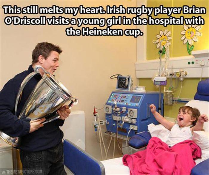 HumanityRestord's tweet image. This little girl's face says it all! Good guy Brian O'Driscoll