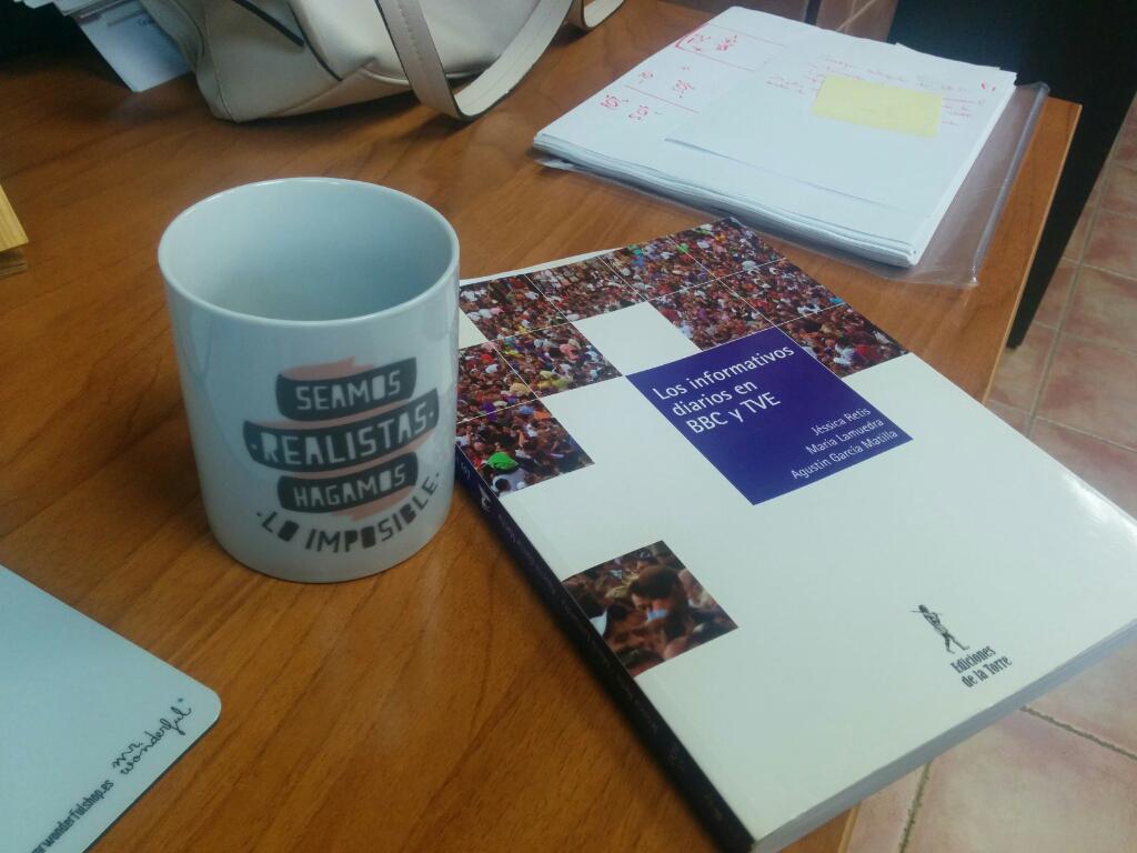 Isabel_gg's tweet photo. Lunes por la punta, revisión de conceptos y cafetico #televisión #serviciopúblico #tesison http://t.co/9ThOqmDU96