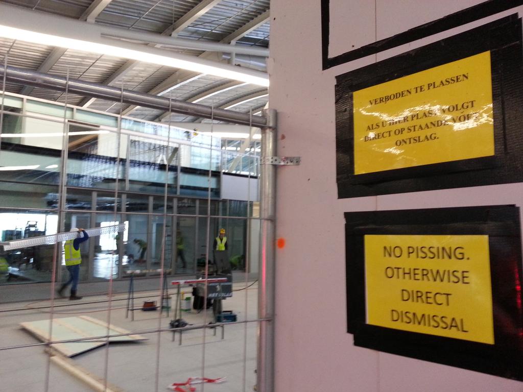 Interessante mededeling op het bijna geopende nieuwe deel van Utrecht cs! #washettochalnietvanplan <a href="/NS_online/">NS online</a>