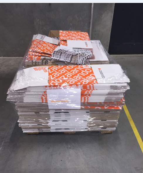 ZalandoTech's tweet photo. Packing our car for @TOABerlin on Wednesday & realizing that we'll need more #ZuperPower to fit these in. http://t.co/1u6PXcWYbz