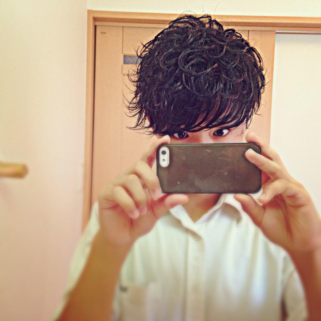 beautysun_k's tweet photo. ✨アシメパーマ風セット✨

濡れ髪にデューサー６をぶち込んで
ニギニギしまくったスタイルです！
アイロン無し！
癖のある方、パーマのとれかけの方などには特にオススメなスタイル❗️

#少しでもいいなと思ったらRT
#followme http://t.co/uWuJMrd5GU