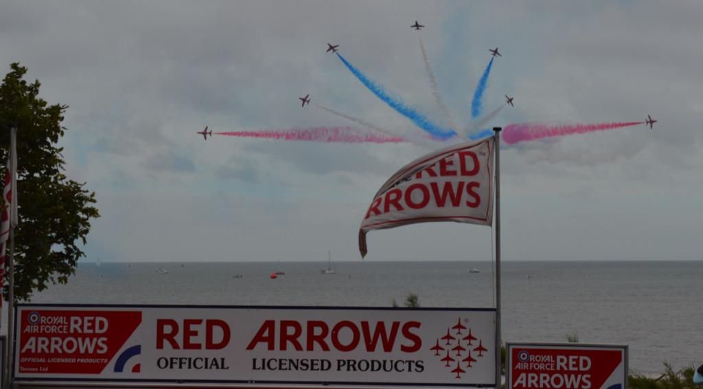 JimmyRowlands's tweet image. Cracking weekend at @walesairshow Swansea. Great to be part of it. Cheers for the display @rafredarrows