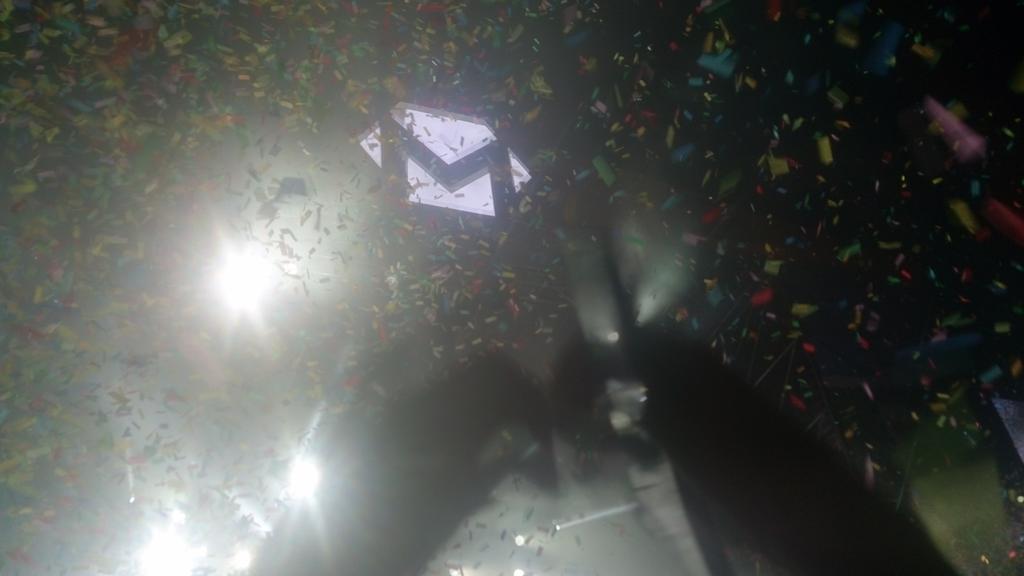 anitagomez_dm's tweet photo. Put your fucking hands in the air http://t.co/XbjYkysMzN