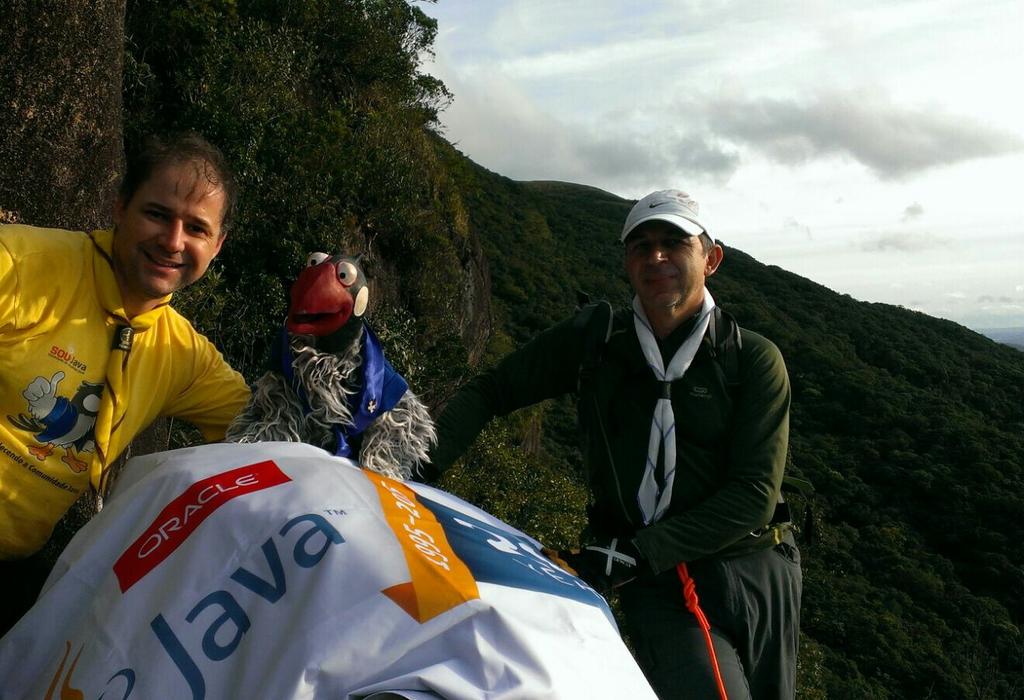brjavaman's tweet image. This weekend I climbed 1530mts with @thejavafinch, @jubadosimba, Lara and Cícero, to celebrate #Java20 #20daysOfJava