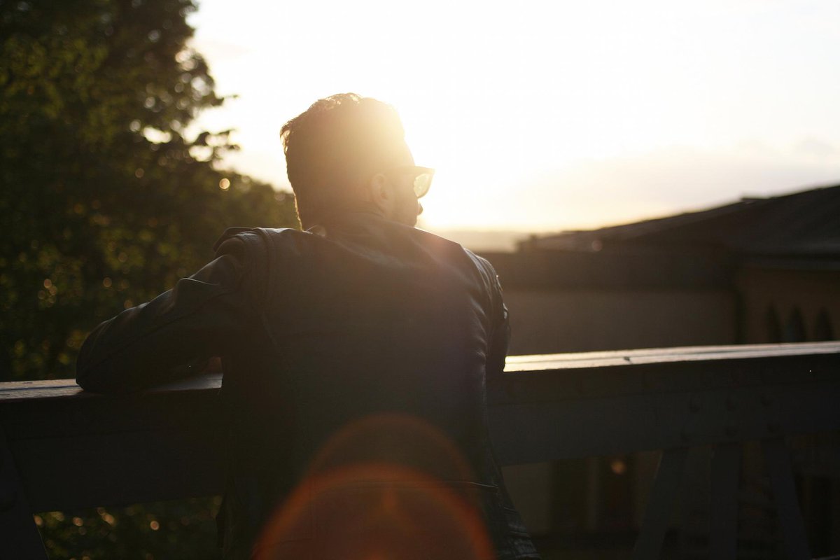 free2talkapp's tweet photo. Have you been meaning to call someone and aren't sure if you should? This may help you decide. http://t.co/RLzP96kB9Z http://t.co/HbvKer7E08