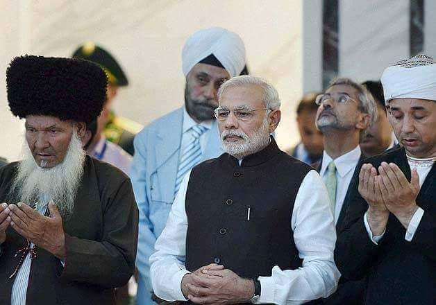 DrJwalaG's tweet photo. Namo doesn't change his ways of worshipping for Vote bank or appeasement politics. Check others #ModiInCentralAsia http://t.co/K42Jv0EeZG