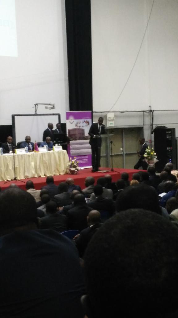 Le DG de l'ENSET, Pr Donatien NGANGA-KOUYA, lors de l'allocution de bienvenu aux PM, MTEFP, MESRS <a href="/MesrsGa/">Enseignement Sup</a> #MonGabon