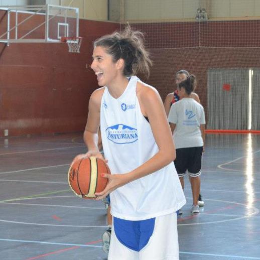 AboscosLF2's tweet photo. Ana Hernando, primer pilar del proyecto @femeninoaragon. Mejor jugadora en Primera Nacional en la 2014-2015. http://t.co/0FKWbzCPDK