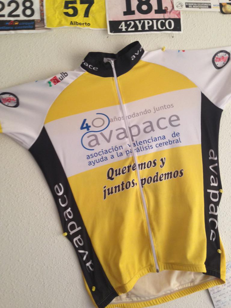 Alberto90Cruz's tweet photo. Me hace falta uno nuevo que este ya me viene muy grande ❗️❗️ #TourTVE http://t.co/bX7S2e482I