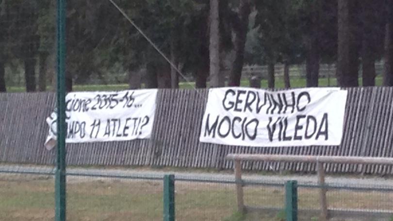 «Gervinho mocio vileda»: Roma, la contestazione continua 34 CJyMD2sW8AASA8B