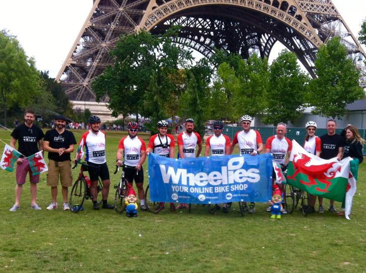 HelpHollie's tweet photo. THEY ARE OFF #Paris2Penybont The hard work for these guys starts now. Please donate http://t.co/msjuyuNoZU http://t.co/xECEN4OJC8