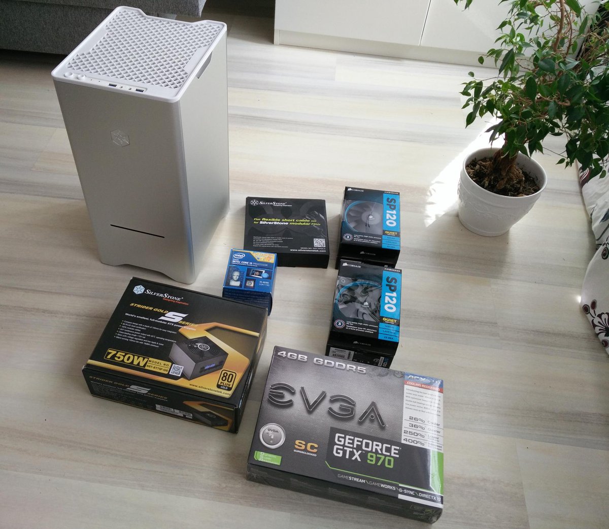 XelPixels's tweet photo. Guess what arrived in mail today? #PRsNewComp http://t.co/6FYW1VQQ2H
