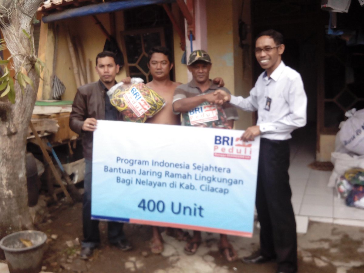 CSR Bank BRI, Penyerahan alat tangkap ikan ramah lingkungan oleh Bank BRI Cilacap kpd KUB Sekar Kamulyan Cilacap