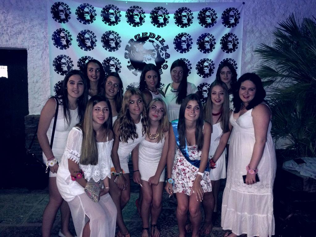 Miriaam_10's tweet photo. Lo maaaaás bonito😊 GRACIASSS❤ http://t.co/CNQ8fGslhj