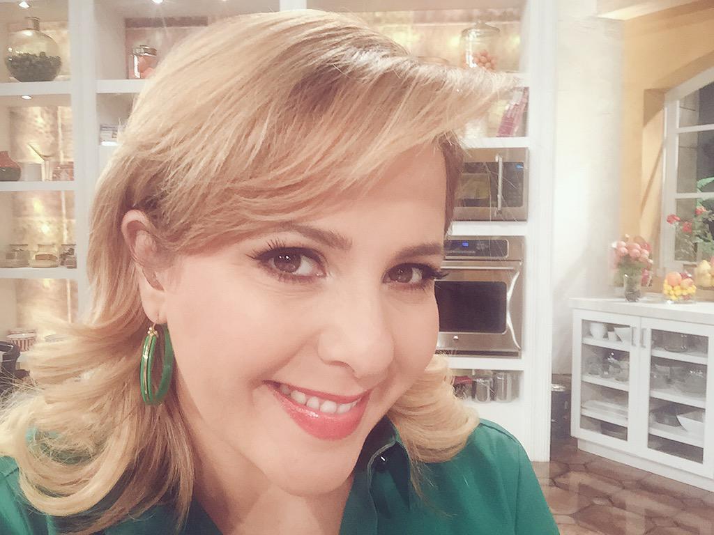 Felizzzz Lunes!!! <a href="/UnNuevoDia/">Kylie Fan</a>