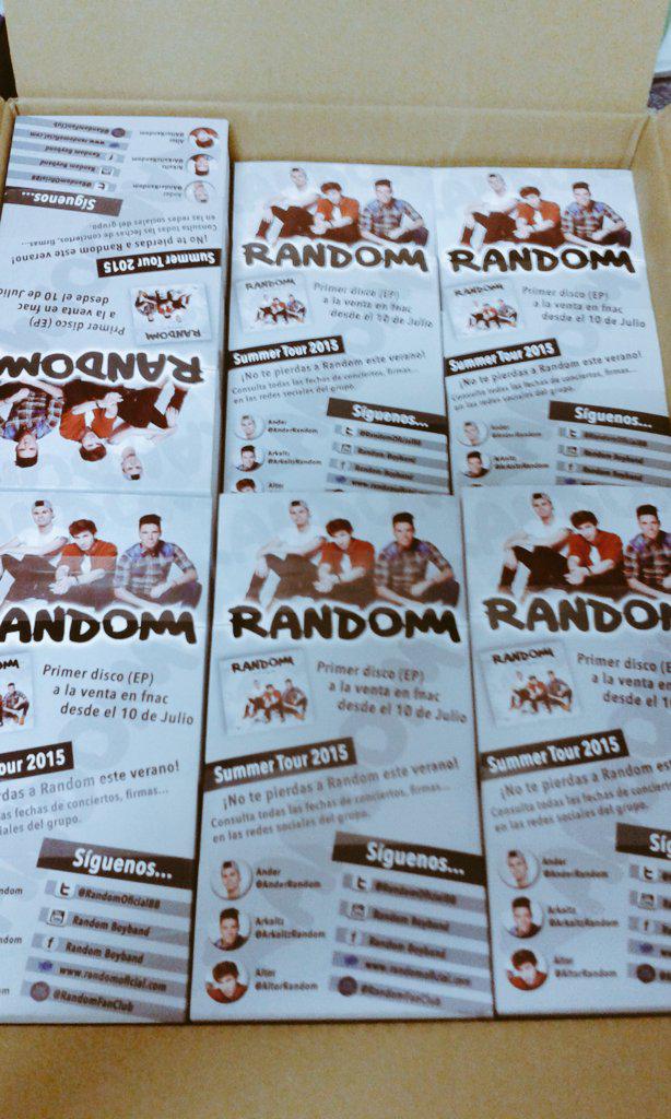 RandomFanClub's tweet image. Recién llegados 5.000 flyers para promoción del EP de @RandomOficialBB por toda Spain ^^