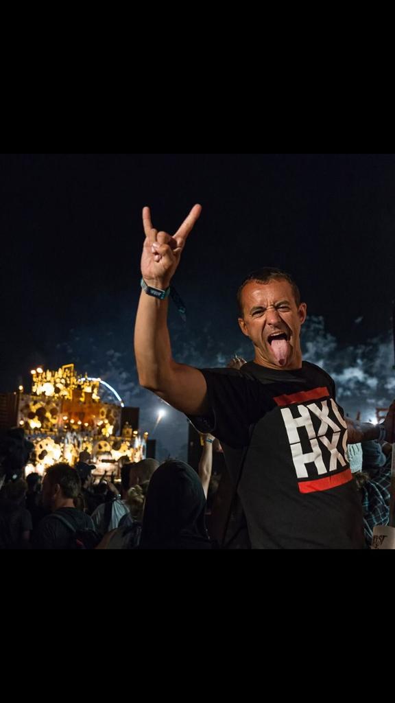 hcxhc1's tweet photo. Love music,  hate cáncer!! 
#HCXHCCREW,  #HELLFEST,  #fuckcancer,  #likekiss,  #fighters http://t.co/JbKFvmXceq