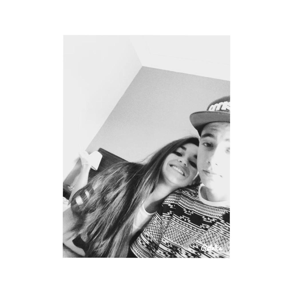 AlyssaaArenas's tweet photo. 😍 http://t.co/b0HoXTZUTj
