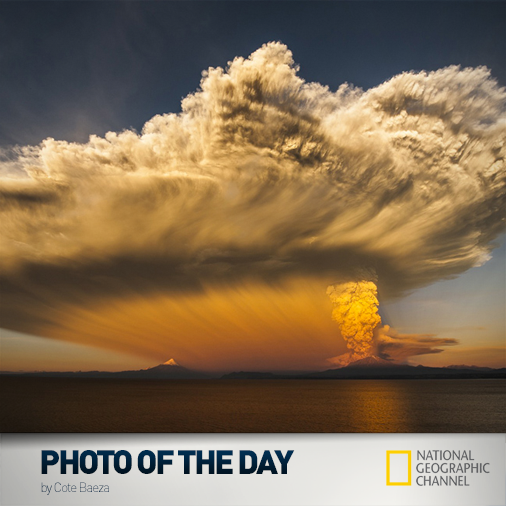 NatGeoChannelPh's tweet image. The sky erupts with colossal form and color in Puerto Vargas, Chile #NGCPHPhotooftheDay