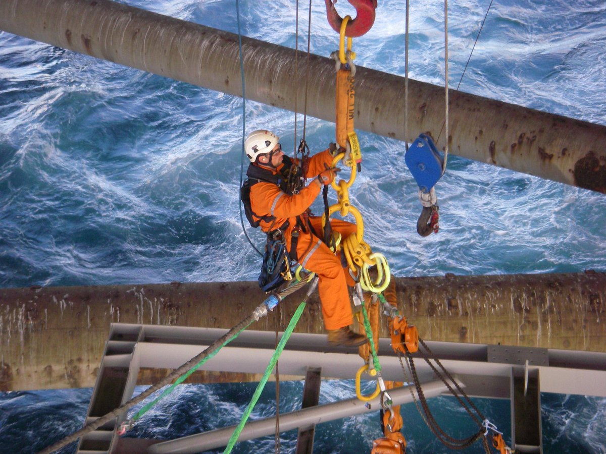 Global Energy Group on X: A Vertech Australia Rope Access Rigger