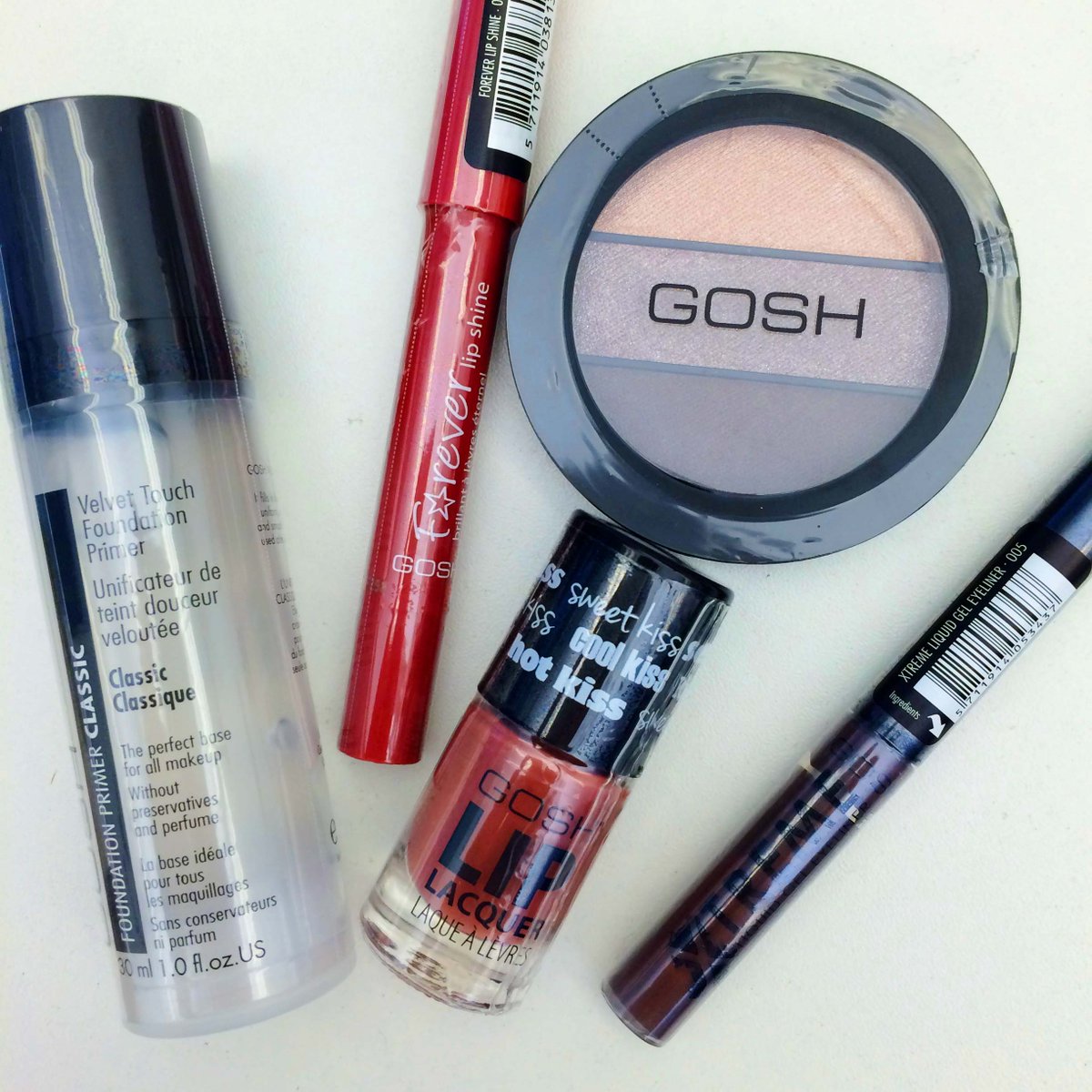 GOSHUK's tweet photo. Monday loves Makeup and #loveGOSH is here to brighten it up! Follow+RT b4 23:59 13/7/15 to win this kit! UK Only! http://t.co/4OzOE2Gehl