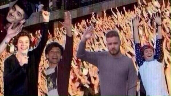 hesblack94's tweet image. RAISE YOUR HAND IF YA'LL WANT ZOUIS TO RISE

#ZAYNHASNOCHILL