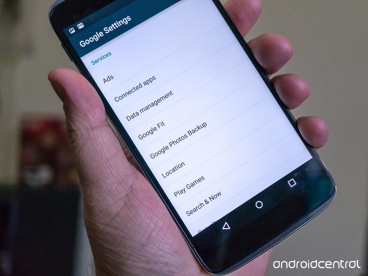 androidcentral's tweet image. Is Google Photos saving pics without your knowledge? It&apos;s ... complicated. Here&apos;s what&apos;s up. ow.ly/PxsZH