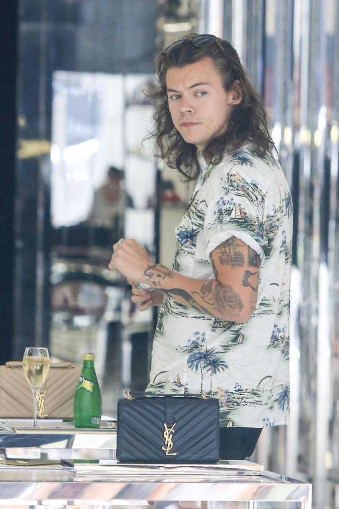 HLToursARG's tweet photo. Nuevas fotos de Harry en Los Angeles, California - 11/Julio #1DA http://t.co/WfG2HEt8ZX