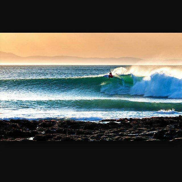 SurfingandBeer's tweet image. Con esta super foto J-BAY comenzamos la semana. Jbay open 2015. #flowmultiplaza #FlowMetroMall #FlowAlbrook #FlowPa…