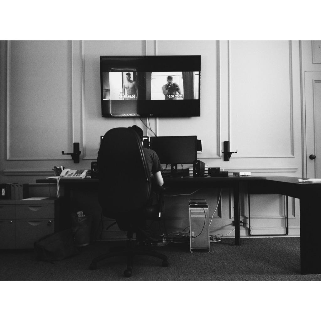 ParcelFace's tweet image. We're close #pictureedit #postproduction #horrorfilm #LloydsGotWorms